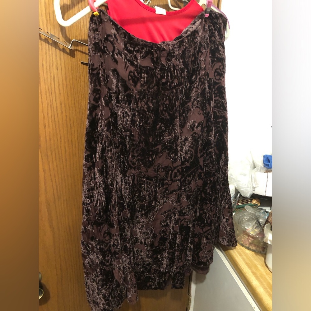 Misplaced-
Elegant Burnt Velvet Skirt in Rich Brown- 152A $65 or $50 w/offer
